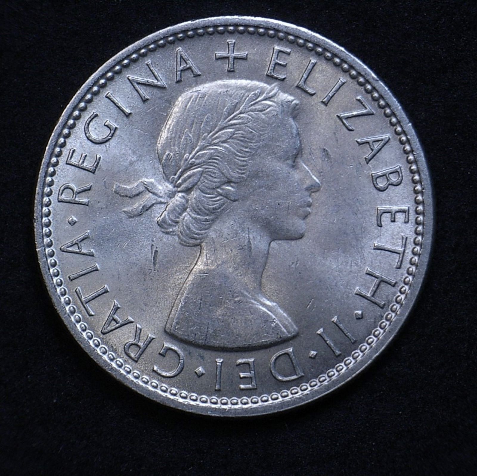 Close up Aussie 1953 Florin obverse showing the coin's detail