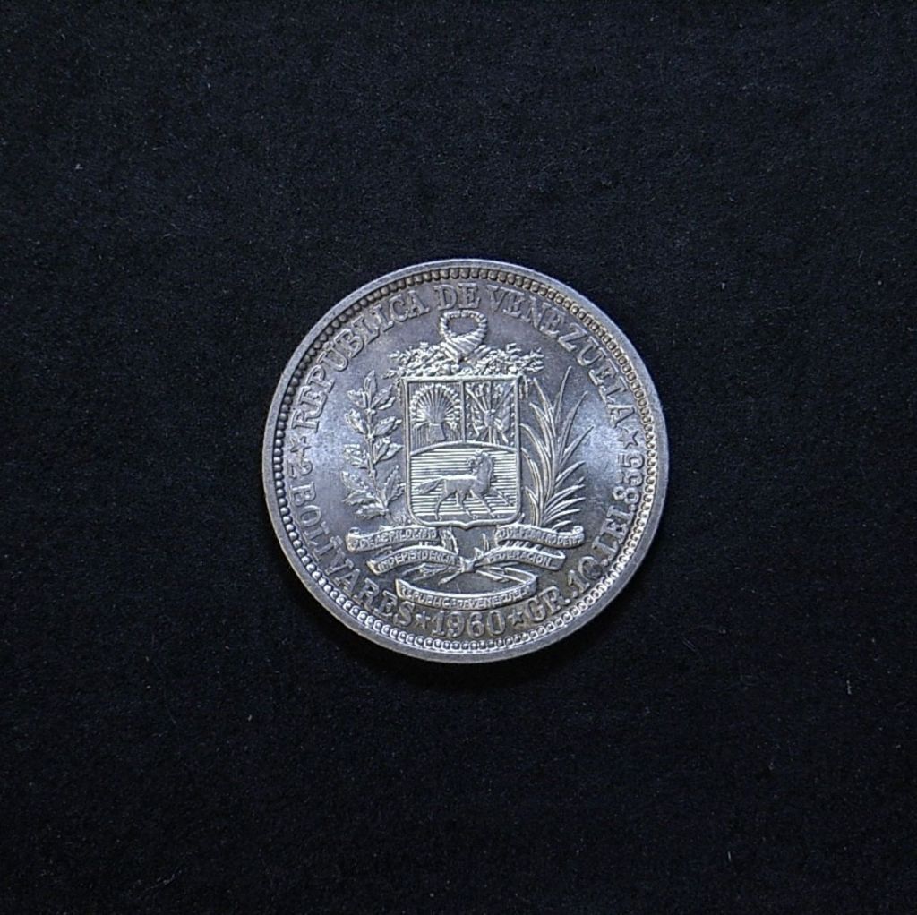 Venezuela 2 Bolivars 1960 reverse showing overall appearance