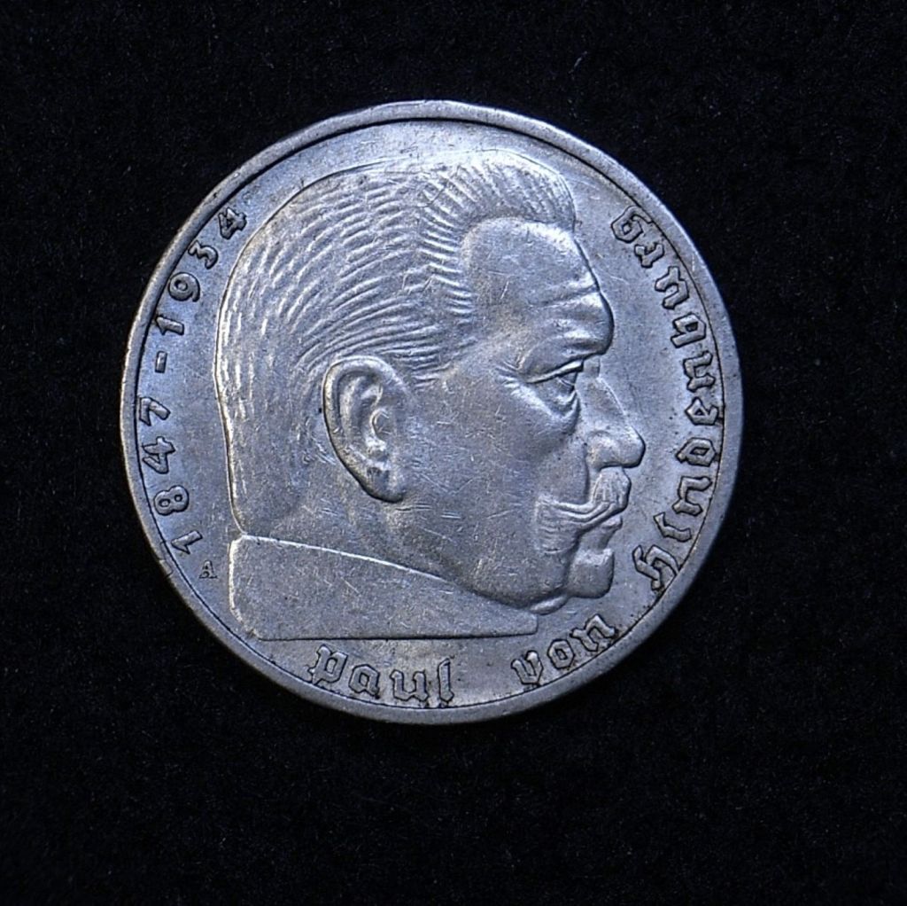 Close up Germany 2 Reichsmarks 1939A obversee