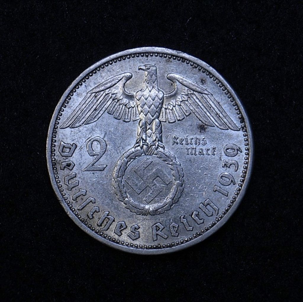 Close up Germany 2 Reichsmarks 1939A reverse