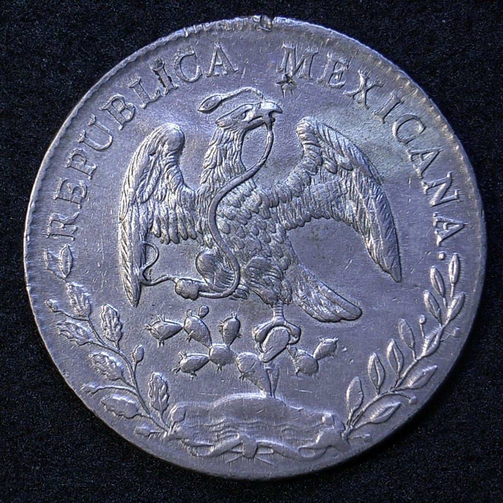Close up Mexico Peso 1889 RR eagle side