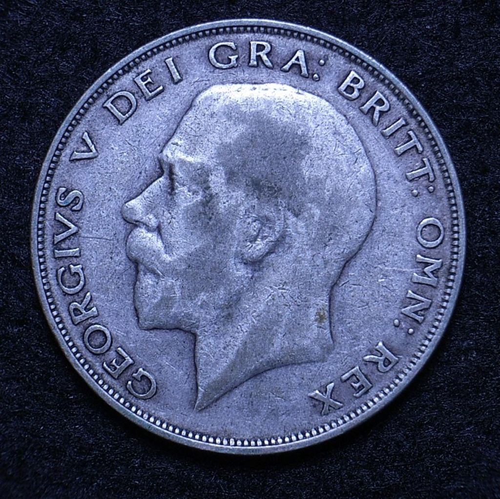 Close up UK Half Crown 1925 obverse