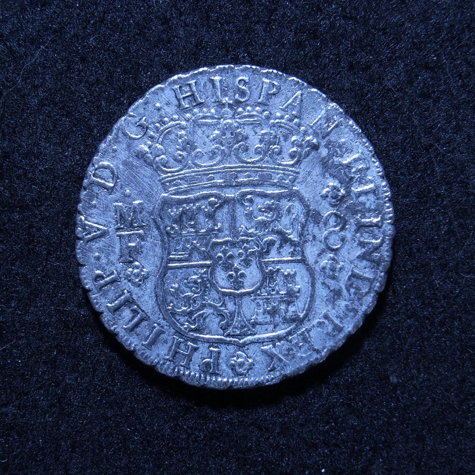 Close up Pillar Dollar 1737 obverse